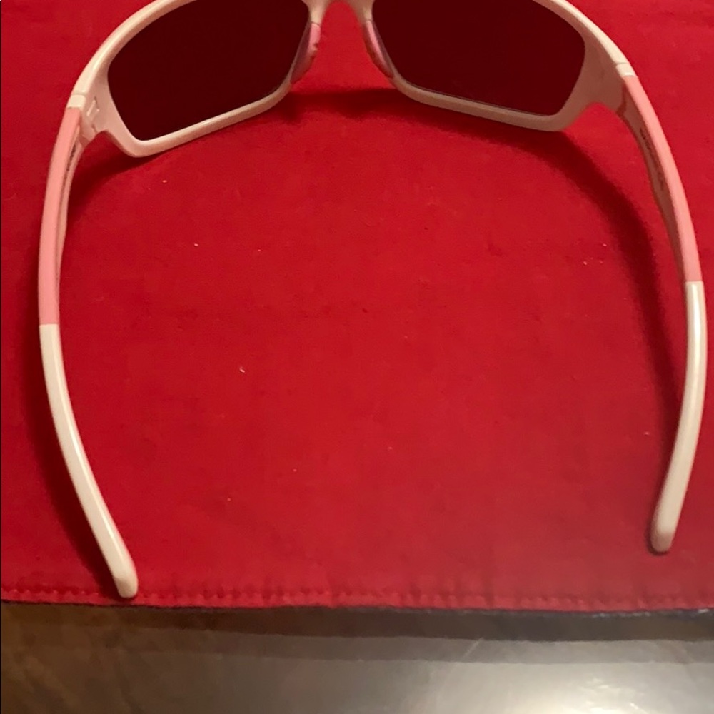 Sunglasses - Picture 3 of 5